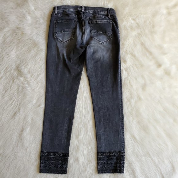 Driftwood Jackie Embroidered Hem Jeans Size 28 EUC - Picture 5 of 16